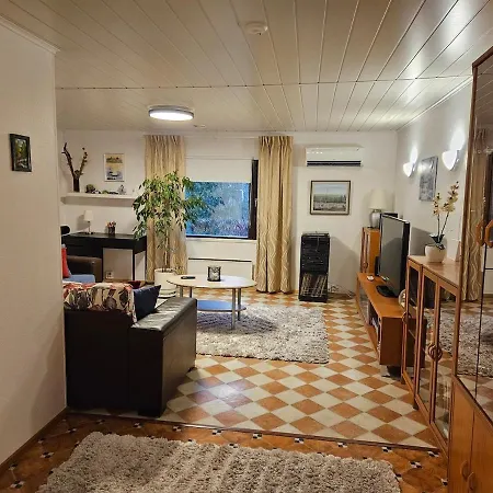 Little House In 75 M2 With Sauna *